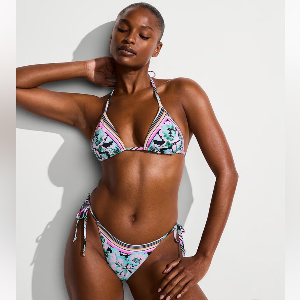 $135 Victoria’s Secret Boho Beach Tie Side 3 piece bikini set blue floral M